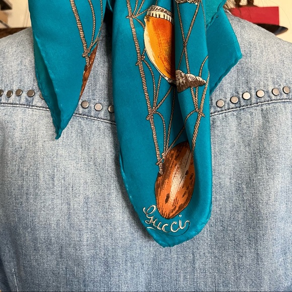 Gucci VTG Seashell Portal Silk Scarf - Picture 7 of 16